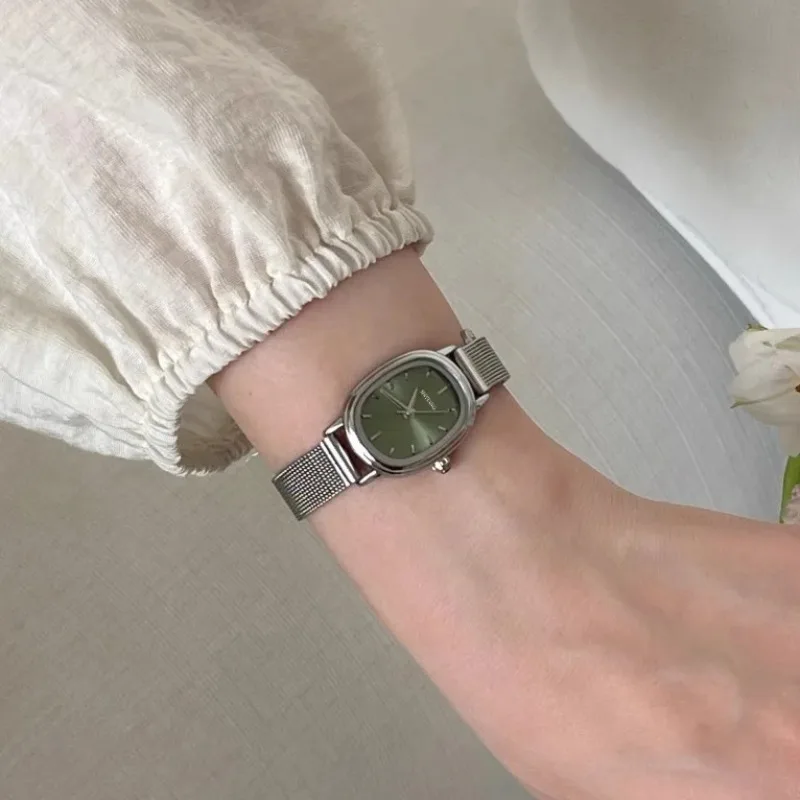 Luxury Watch Girl - Pequeno mostrador oval relógio verde simples