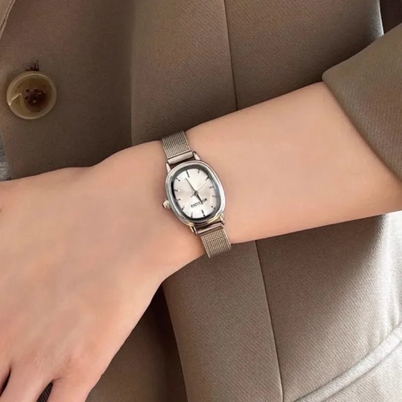 Pequeno mostrador oval relógio - Luxury Watch Girl avaliação e preço